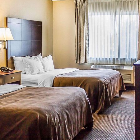 Quality Inn & Suites Стерджен-Бей Экстерьер фото
