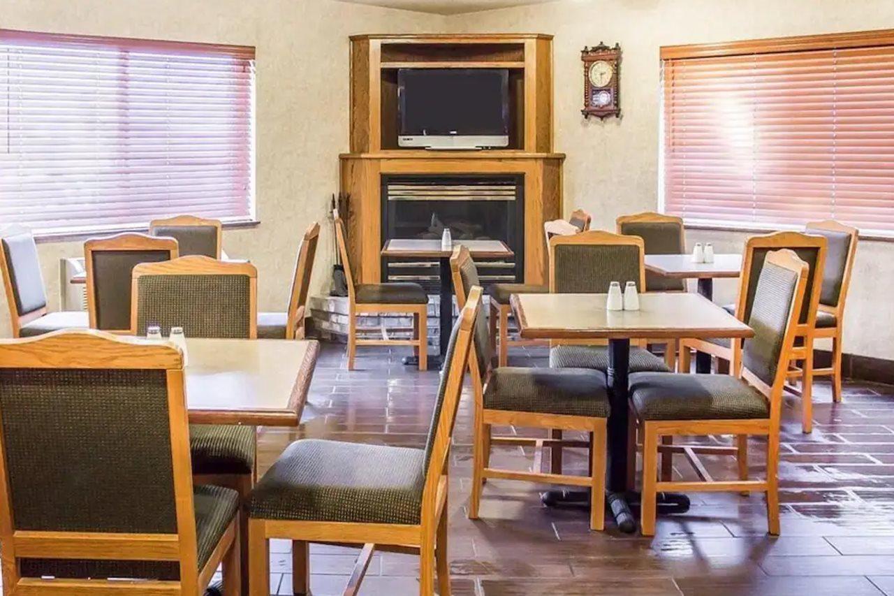 Quality Inn & Suites Стерджен-Бей Экстерьер фото