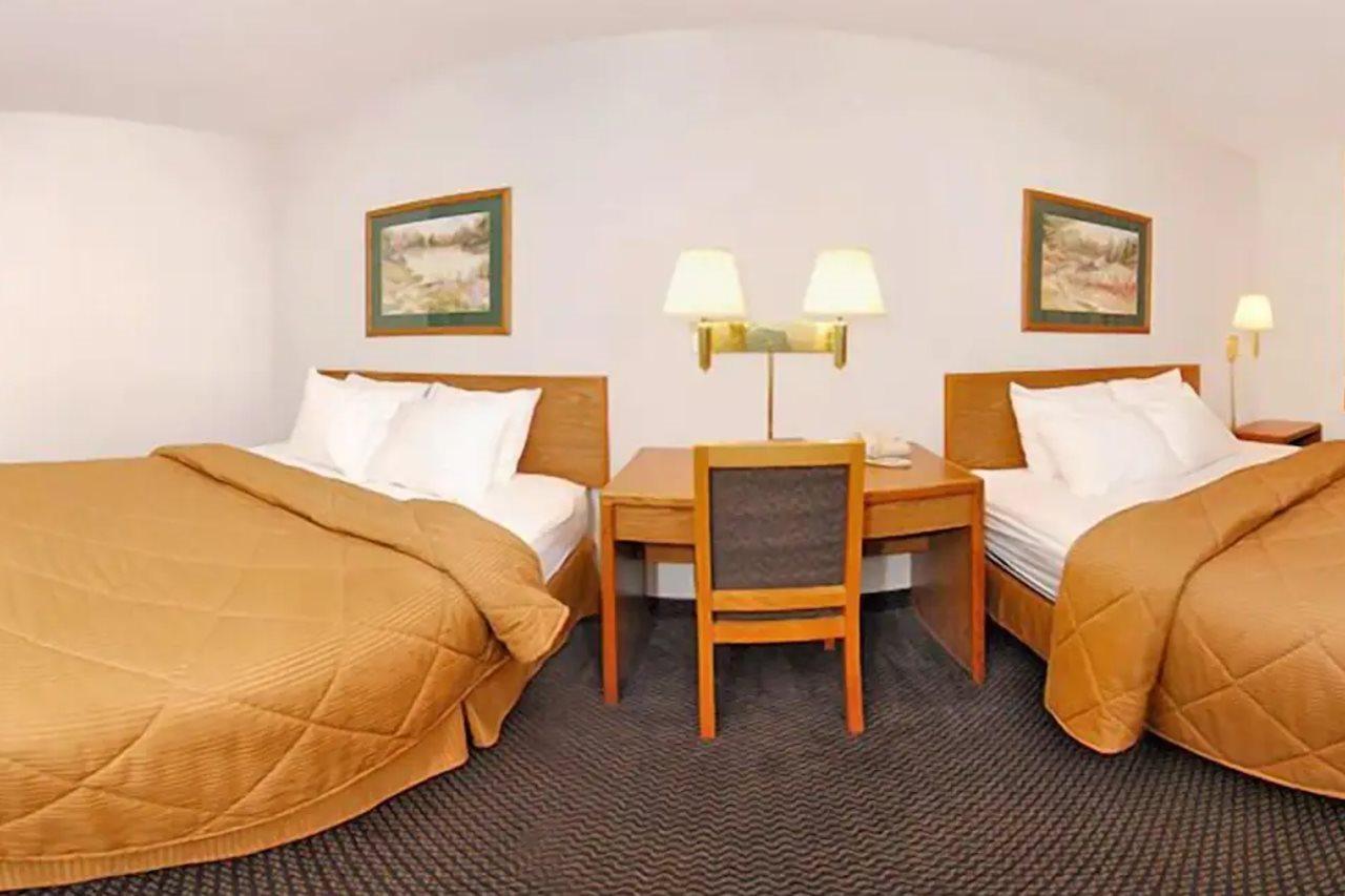Quality Inn & Suites Стерджен-Бей Экстерьер фото