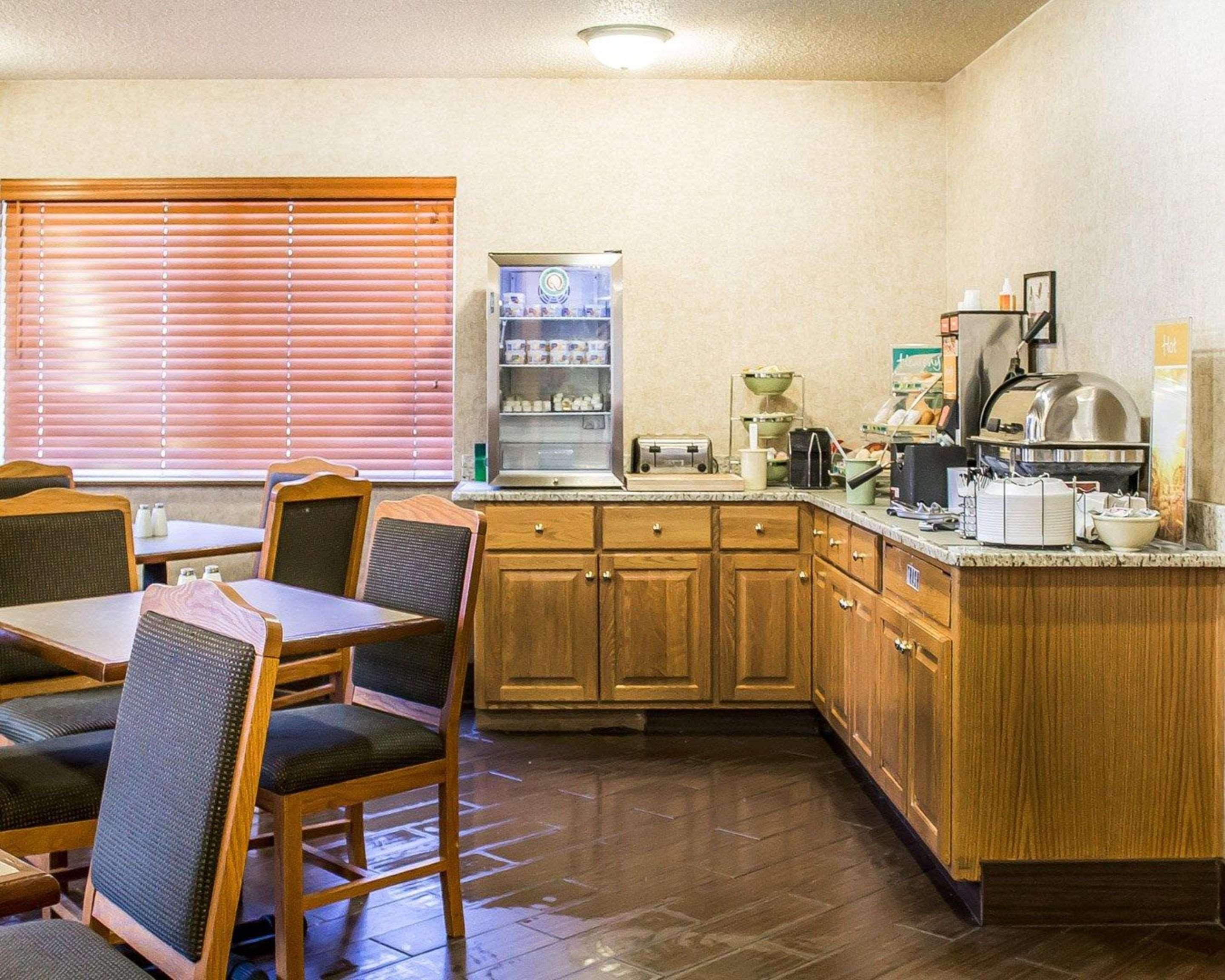 Quality Inn & Suites Стерджен-Бей Экстерьер фото