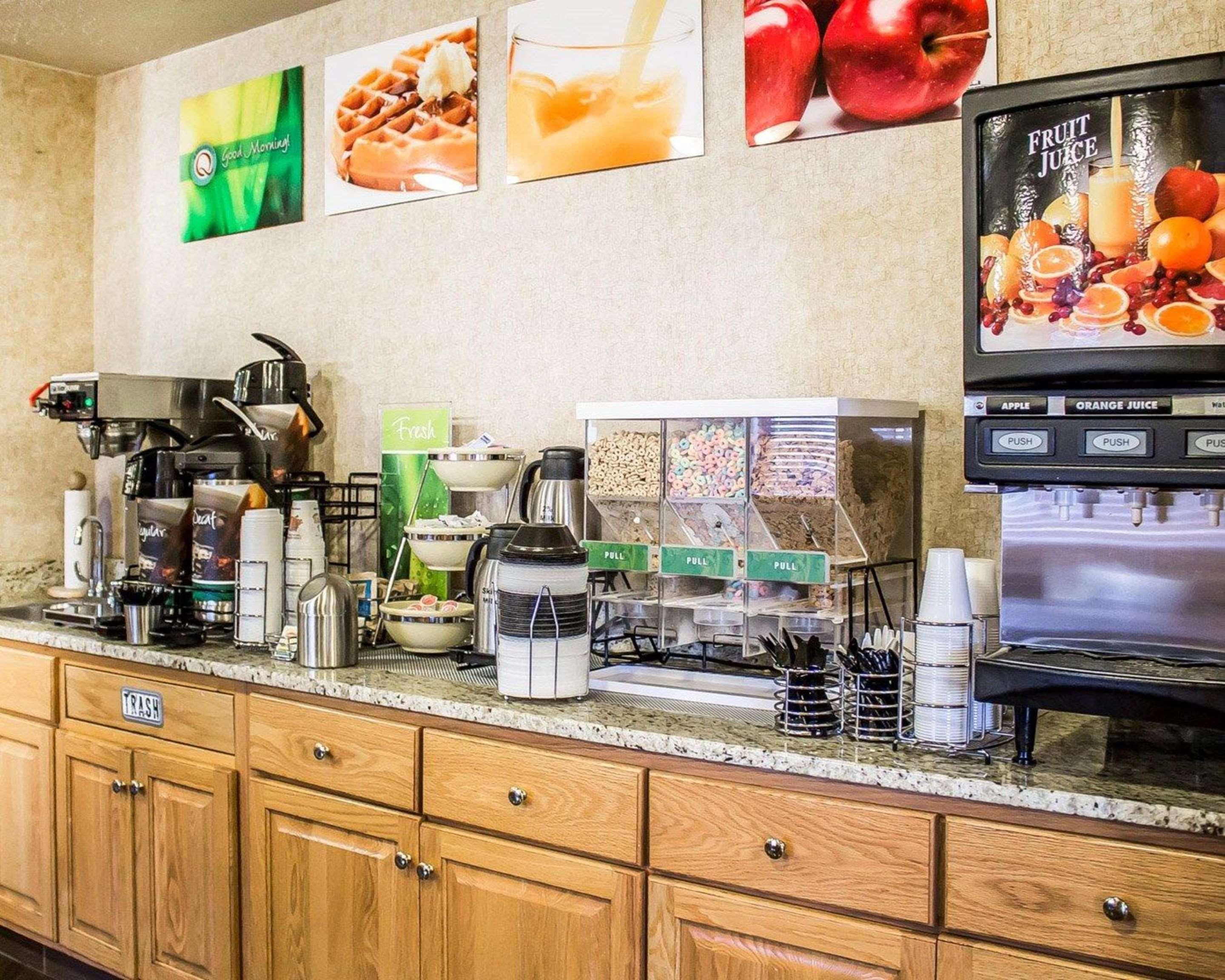 Quality Inn & Suites Стерджен-Бей Экстерьер фото