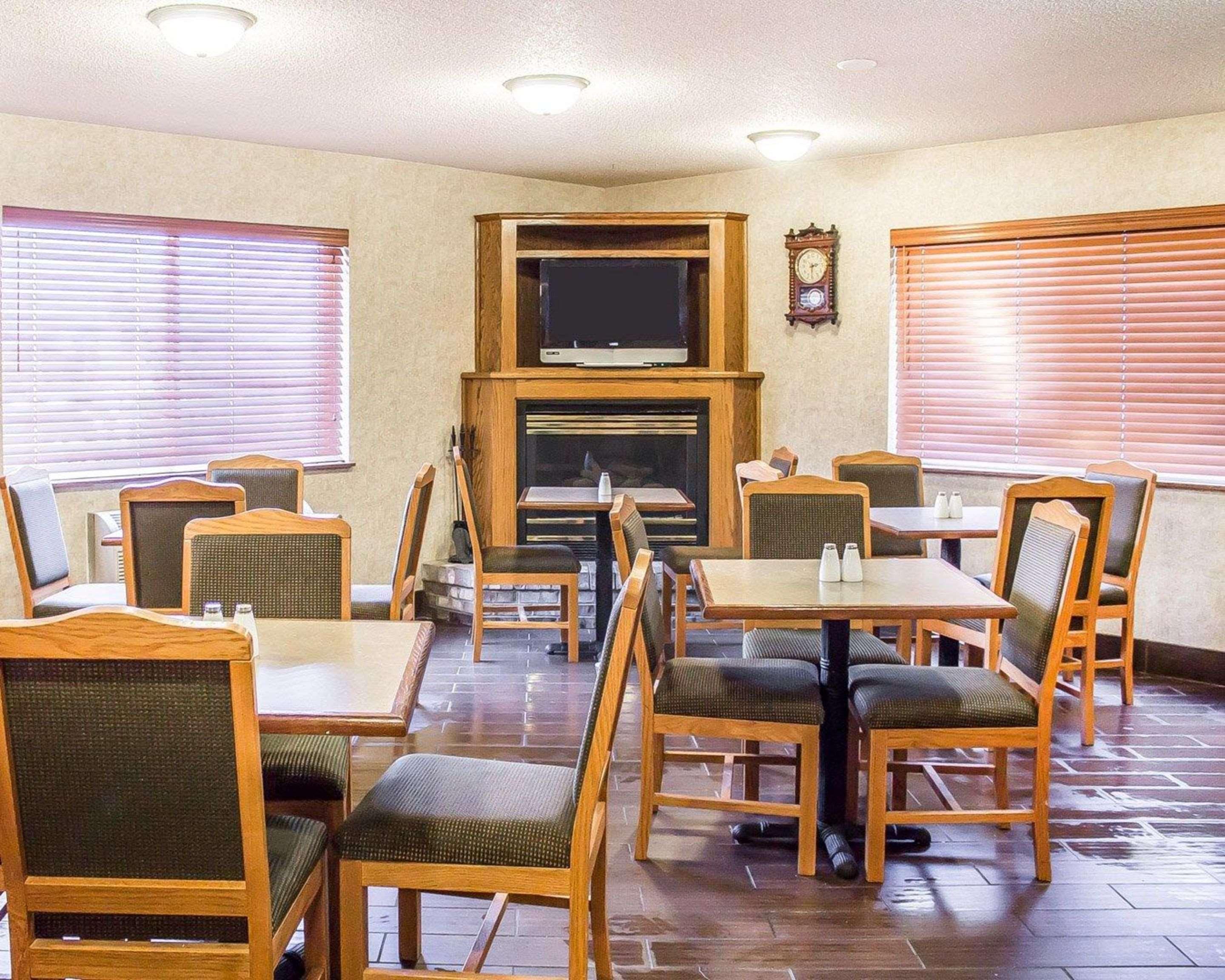 Quality Inn & Suites Стерджен-Бей Экстерьер фото